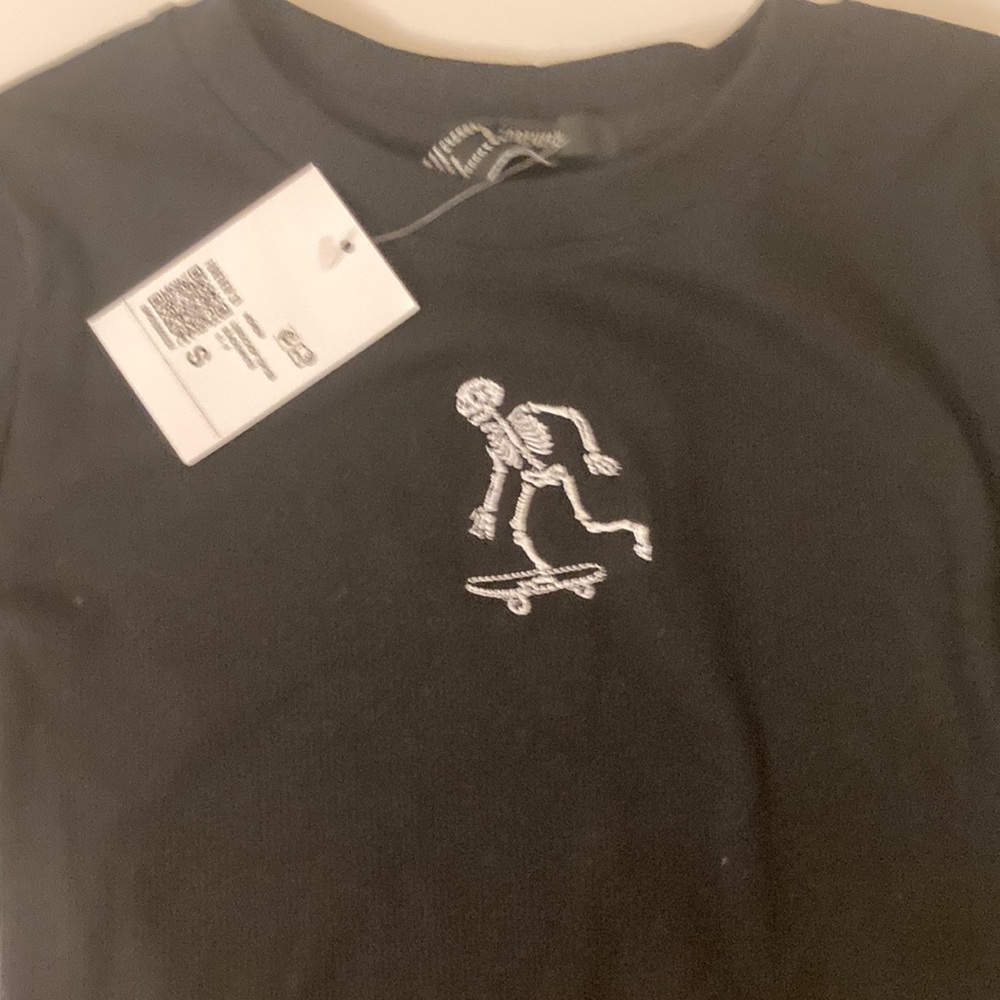 CUTE NEW WITH TAGS BABY TEE🗝🛹🤍
